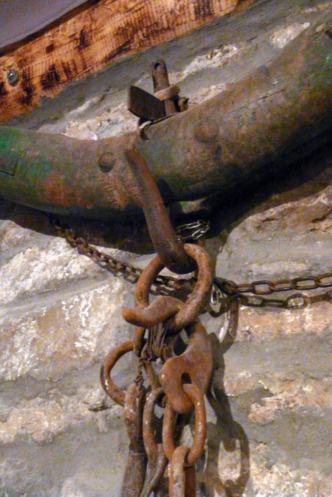 Detalle del enganche de la cadena al balancín