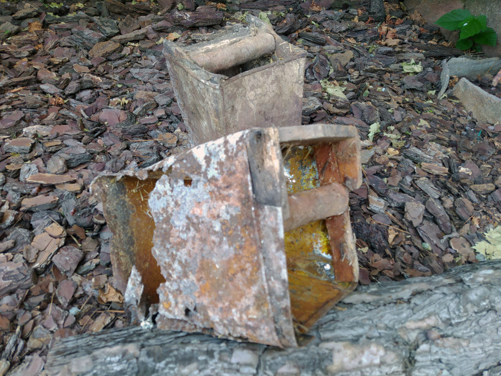 Latas para la recogida de resina